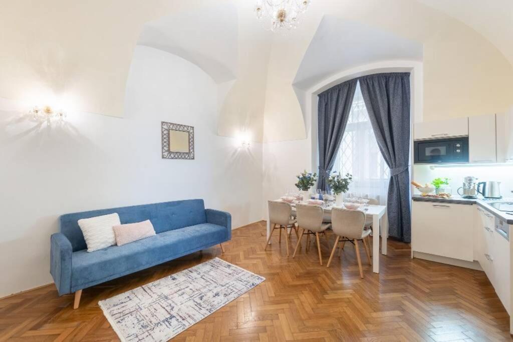 Rose Apartments / Romantic & Cozy / City Center Prague Exterior photo