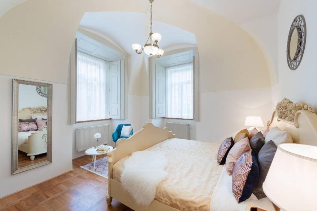 Rose Apartments / Romantic & Cozy / City Center Prague Exterior photo