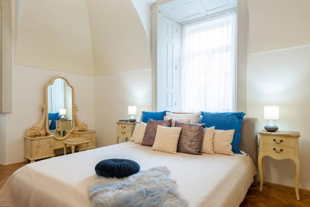 Rose Apartments / Romantic & Cozy / City Center Prague Exterior photo