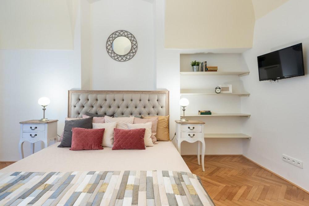 Rose Apartments / Romantic & Cozy / City Center Prague Exterior photo