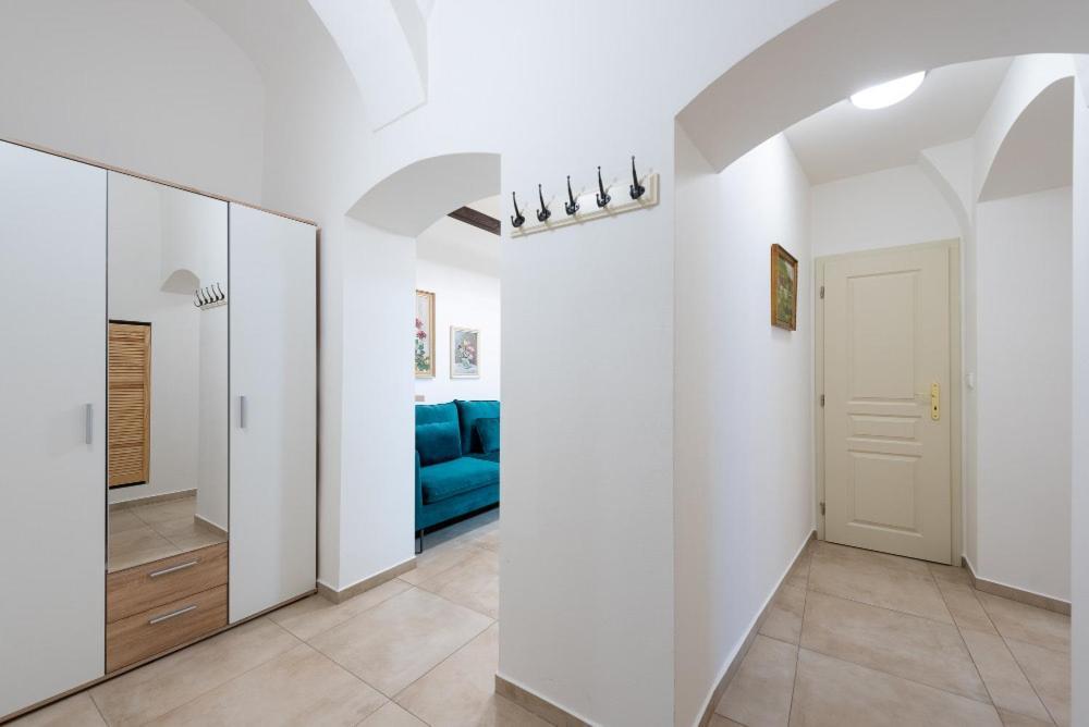 Rose Apartments / Romantic & Cozy / City Center Prague Exterior photo